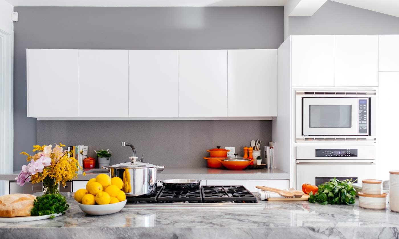 Kitchen & Dining